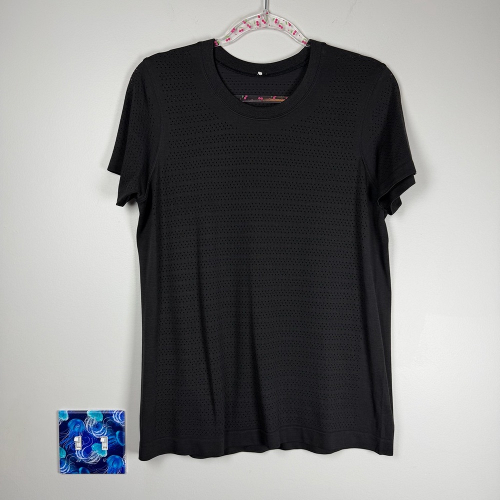 Lululemon Breeze By Short Sleeve Top Black Running Work Out Casual Womens Large